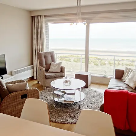Bright Retreat By The Sea, Cleaning Included Apartment Nieuwpoort