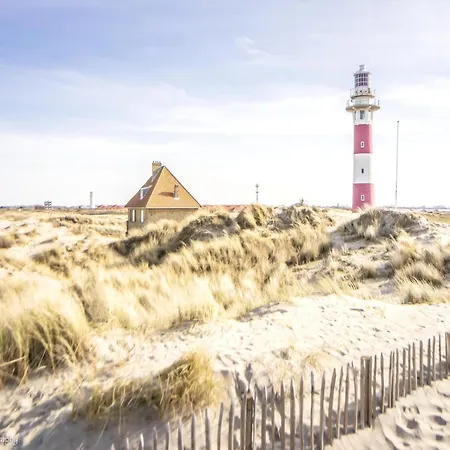 Bright Retreat By The Sea, Cleaning Included Nieuwpoort